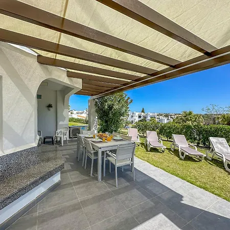 Luxury 3 Bedroom Apartment, 公寓 阿尔布费拉