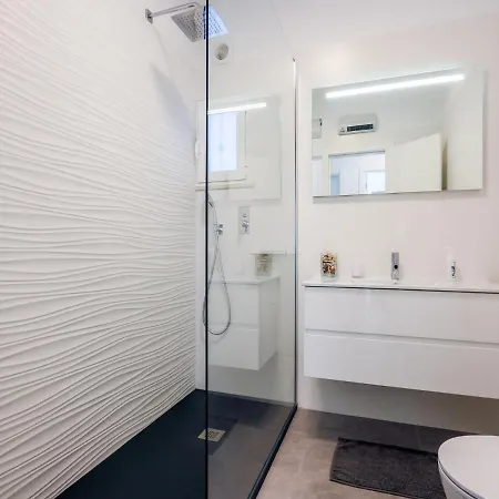 Luxury 3 Bedroom Apartment, Διαμέρισμα *