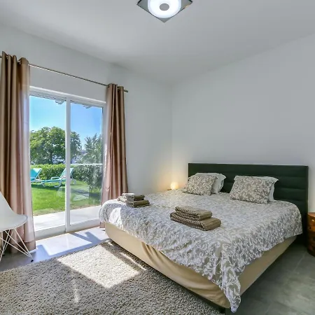 Διαμέρισμα Luxury 3 Bedroom Apartment, Αλμπουφέιρα