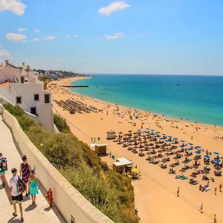 Luxury 3 Bedroom Apartment, Αλμπουφέιρα